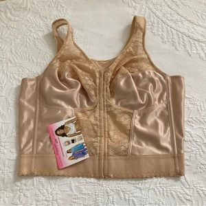 NWT Exquisite long line bra lace front closure size 42C wire free